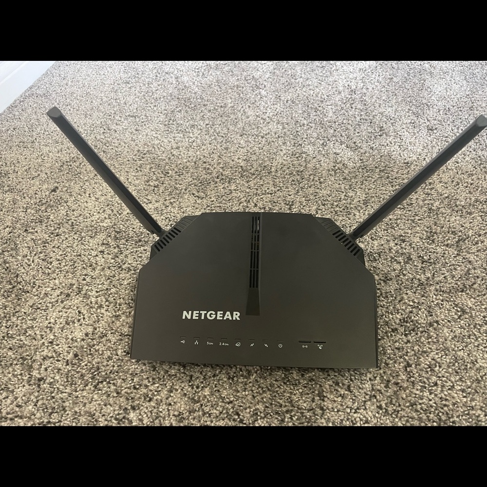 Netgear AC1200 WiFi Cable Modem Router Model C6220 - Picture 6 of 6